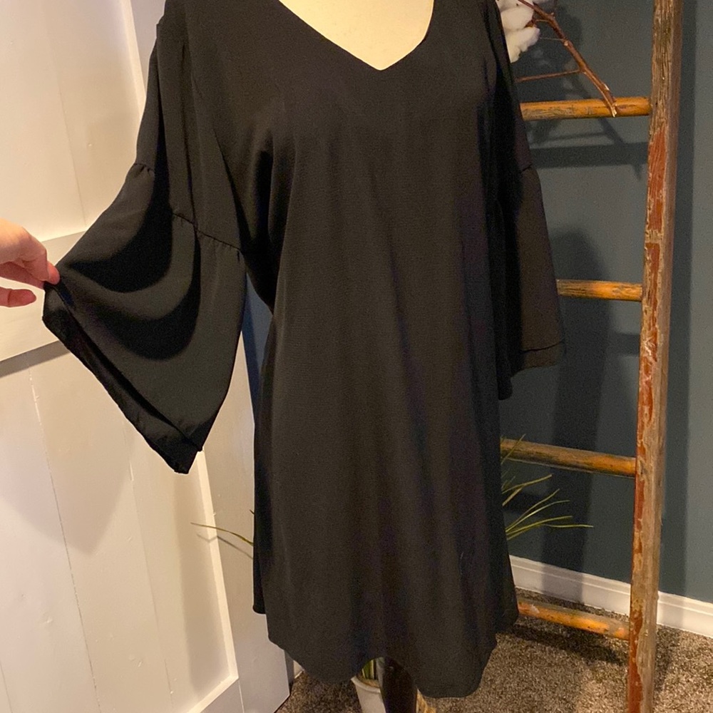 Black bell sleeve dress | L